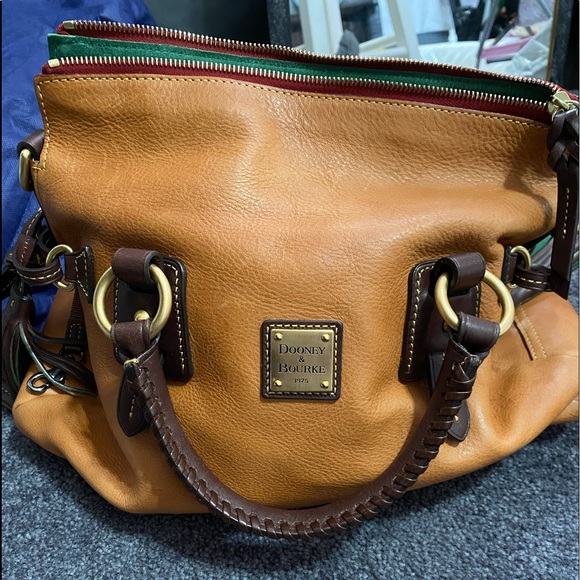 Designer Purse - Picture 2 of 16